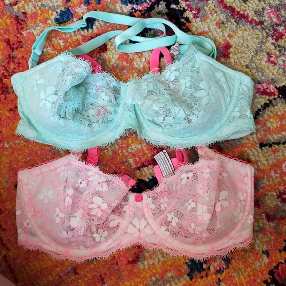 Bundle of two victorias secret lace bras - Picture 1 of 7